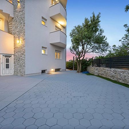 Aquarius Apartments - Beachside With Heated Pool Vodice Kültér fotó