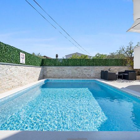 Aquarius Apartments - Beachside With Heated Pool Vodice Kültér fotó