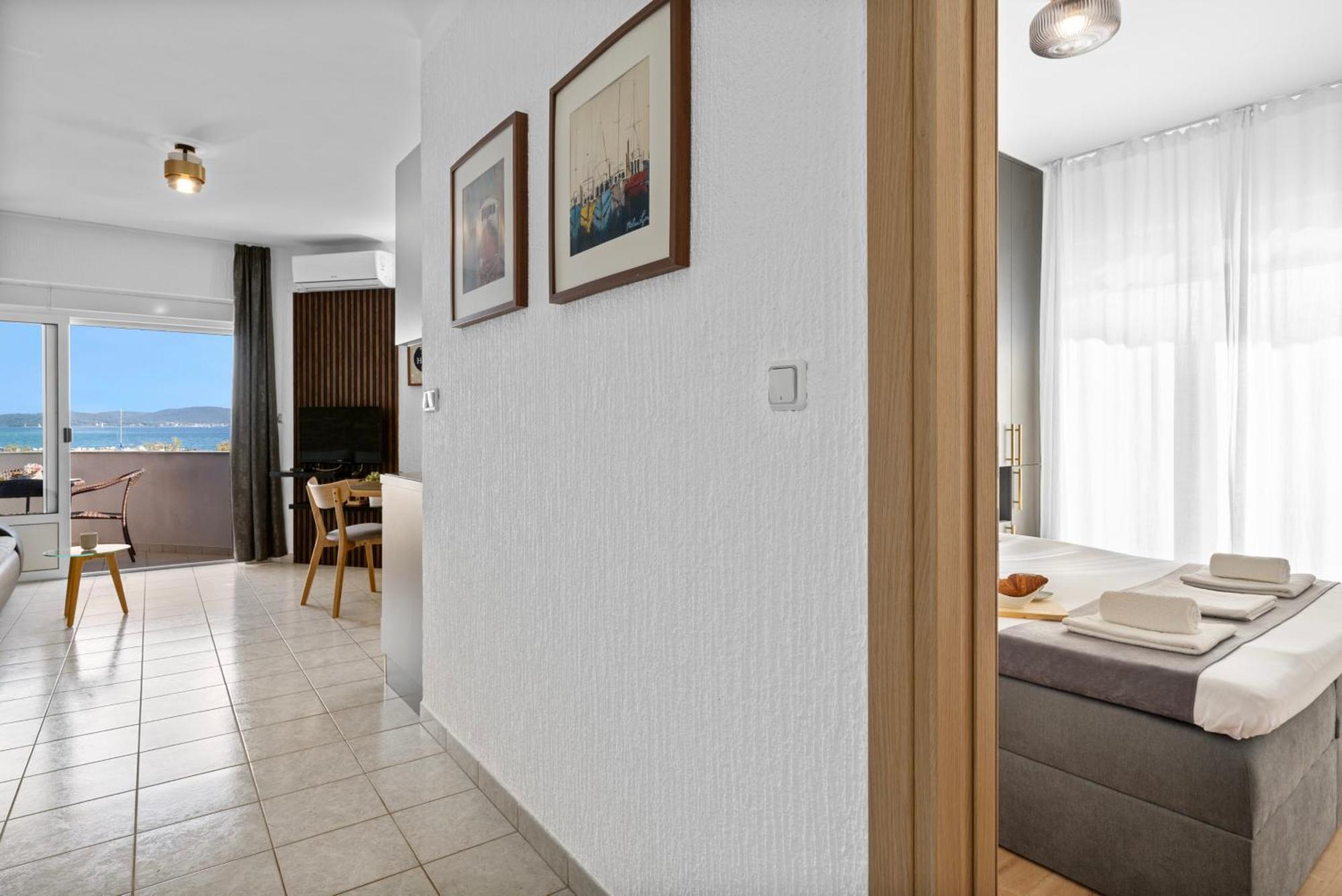 Aquarius Apartments - Beachside With Heated Pool Vodice Kültér fotó