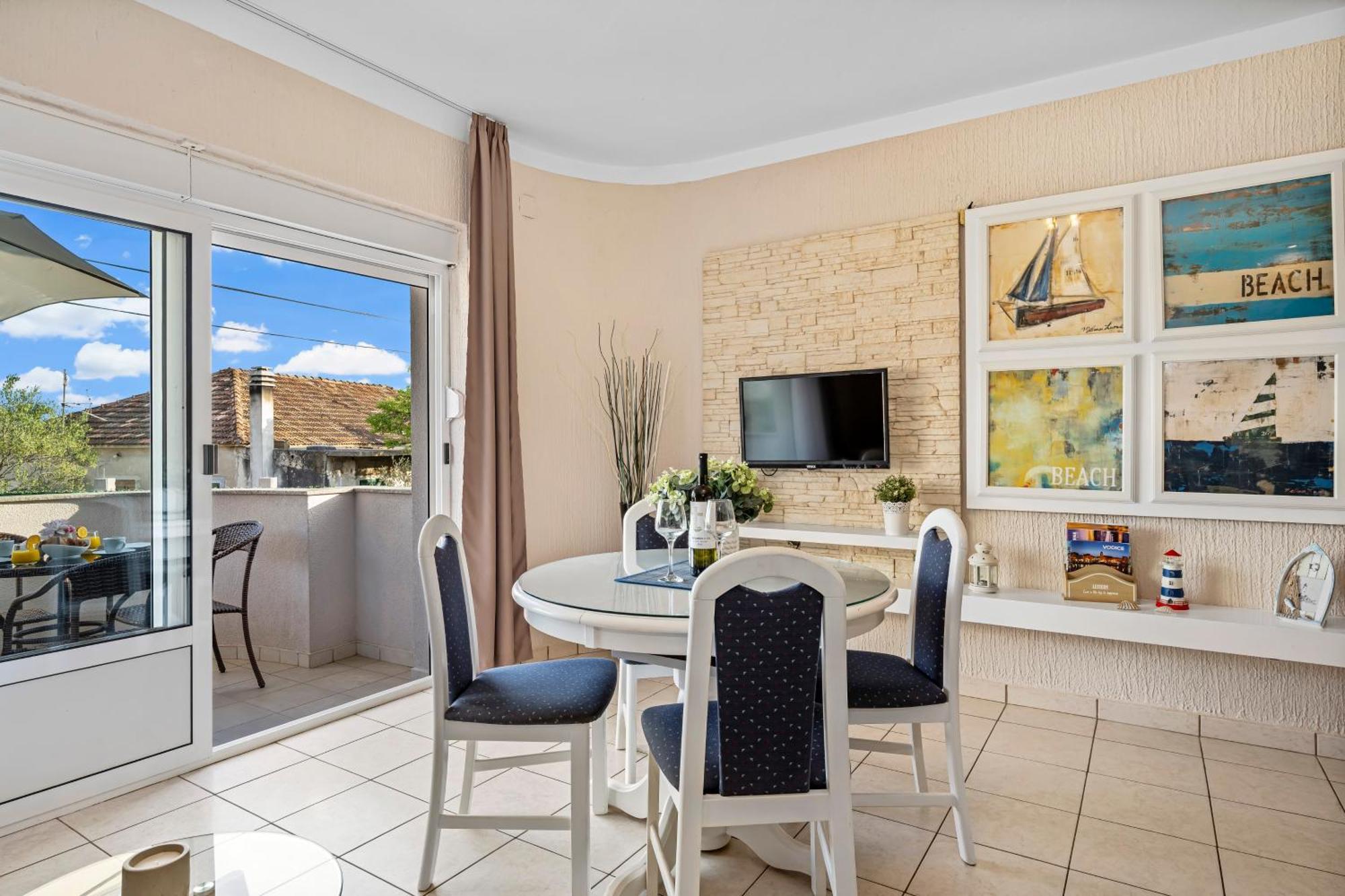Aquarius Apartments - Beachside With Heated Pool Vodice Szoba fotó
