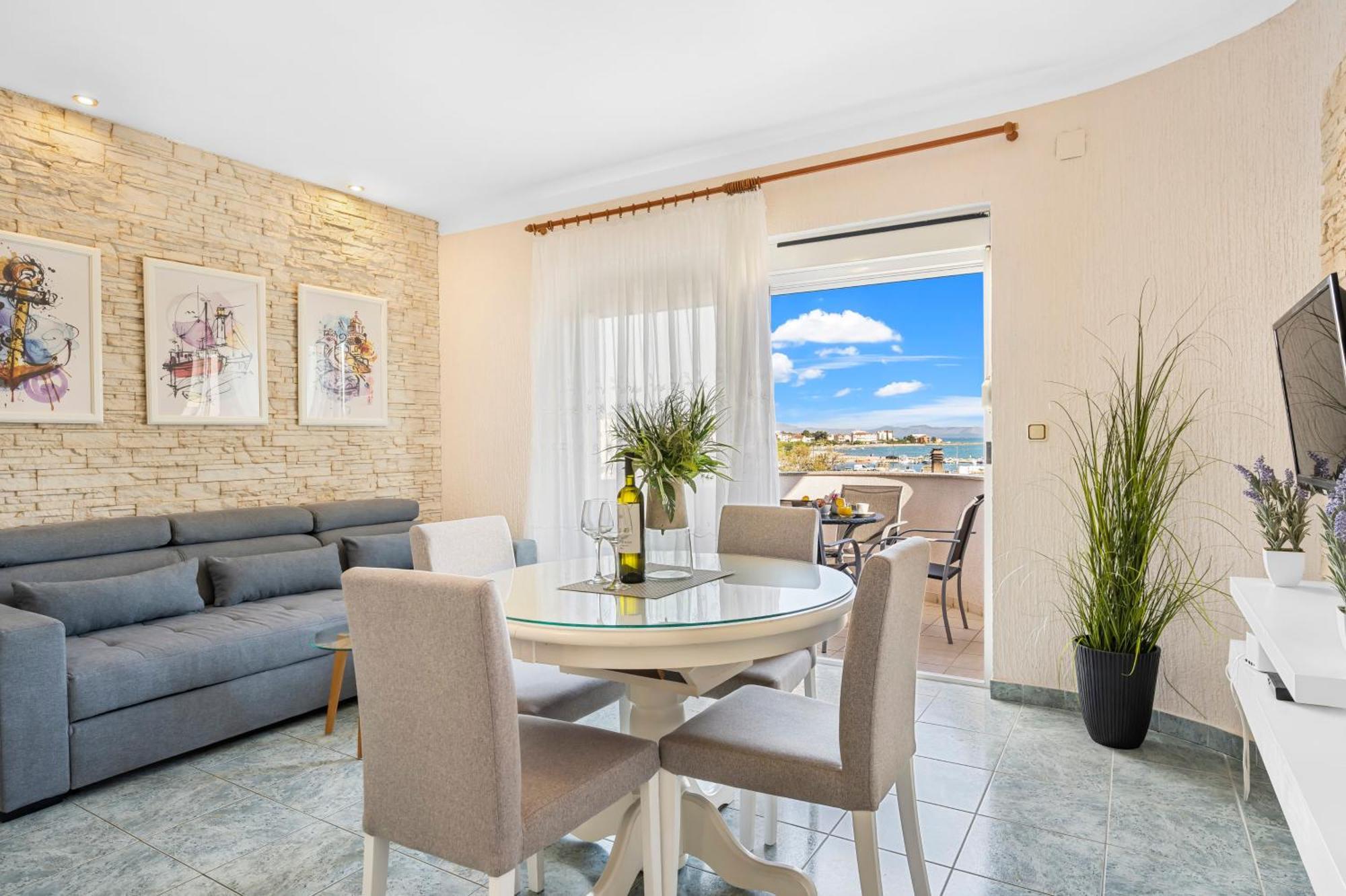 Aquarius Apartments - Beachside With Heated Pool Vodice Kültér fotó
