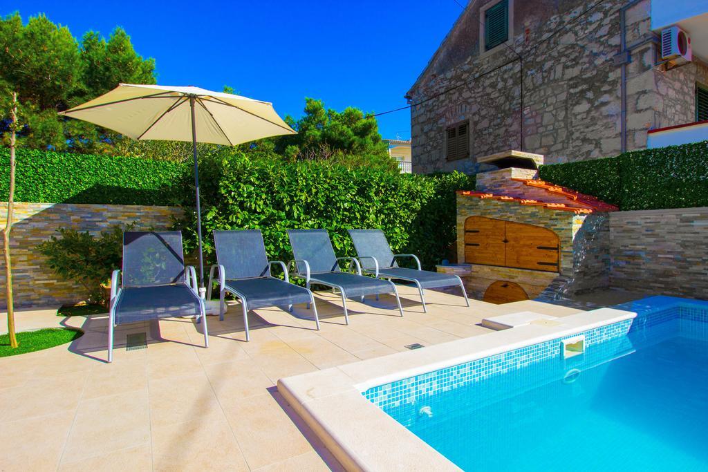 Aquarius Apartments - Beachside With Heated Pool Vodice Kültér fotó