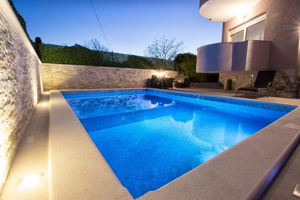 Aquarius Apartments - Beachside With Heated Pool Vodice Kültér fotó